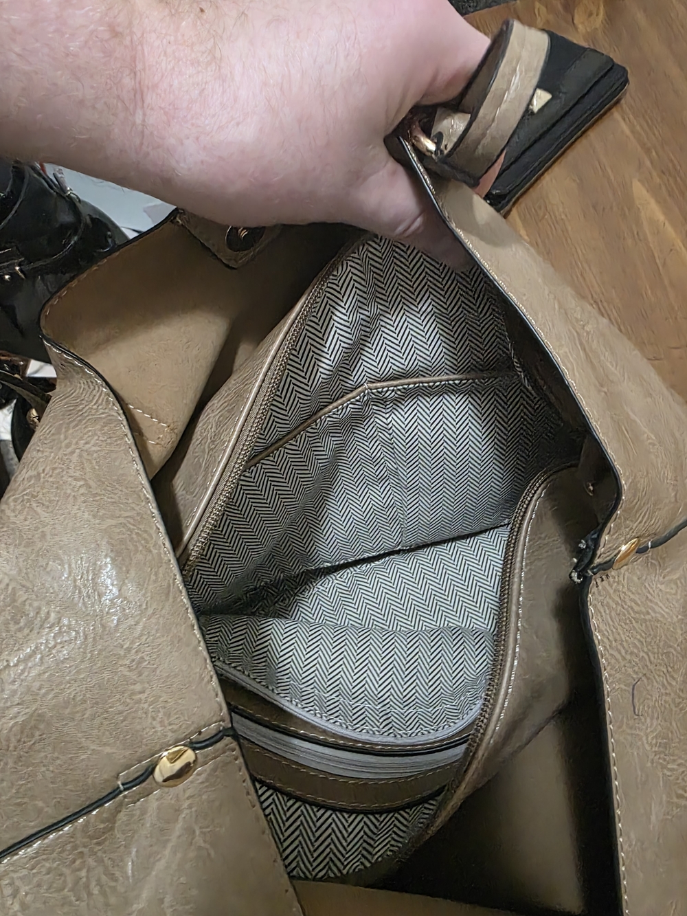 Jenn&co. 2/1 Taupe Shoulder Tote with Gold Hardware Vegan Leather - Picture 8 of 10